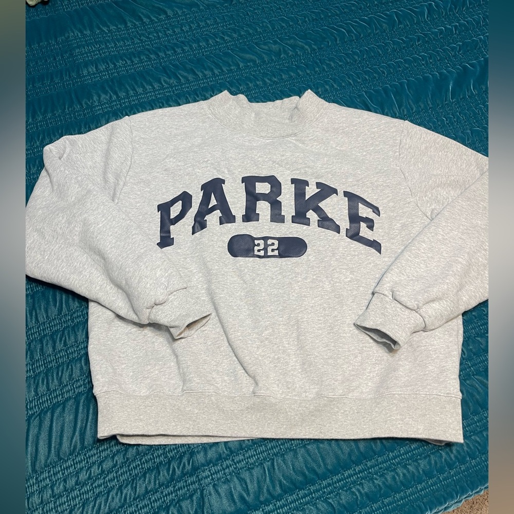 ✨Parke✨ Grey Mockneck Sweater